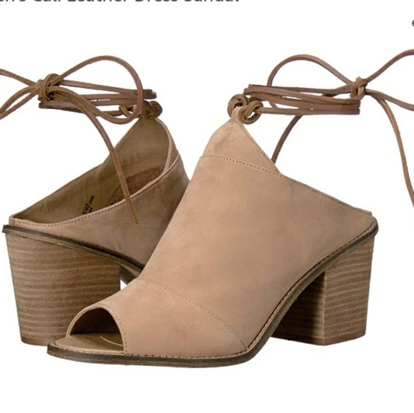 Chinese Laundry Shoes - CHINESE LAUNDRY Ankle Tie Sandals LIKE NEW!